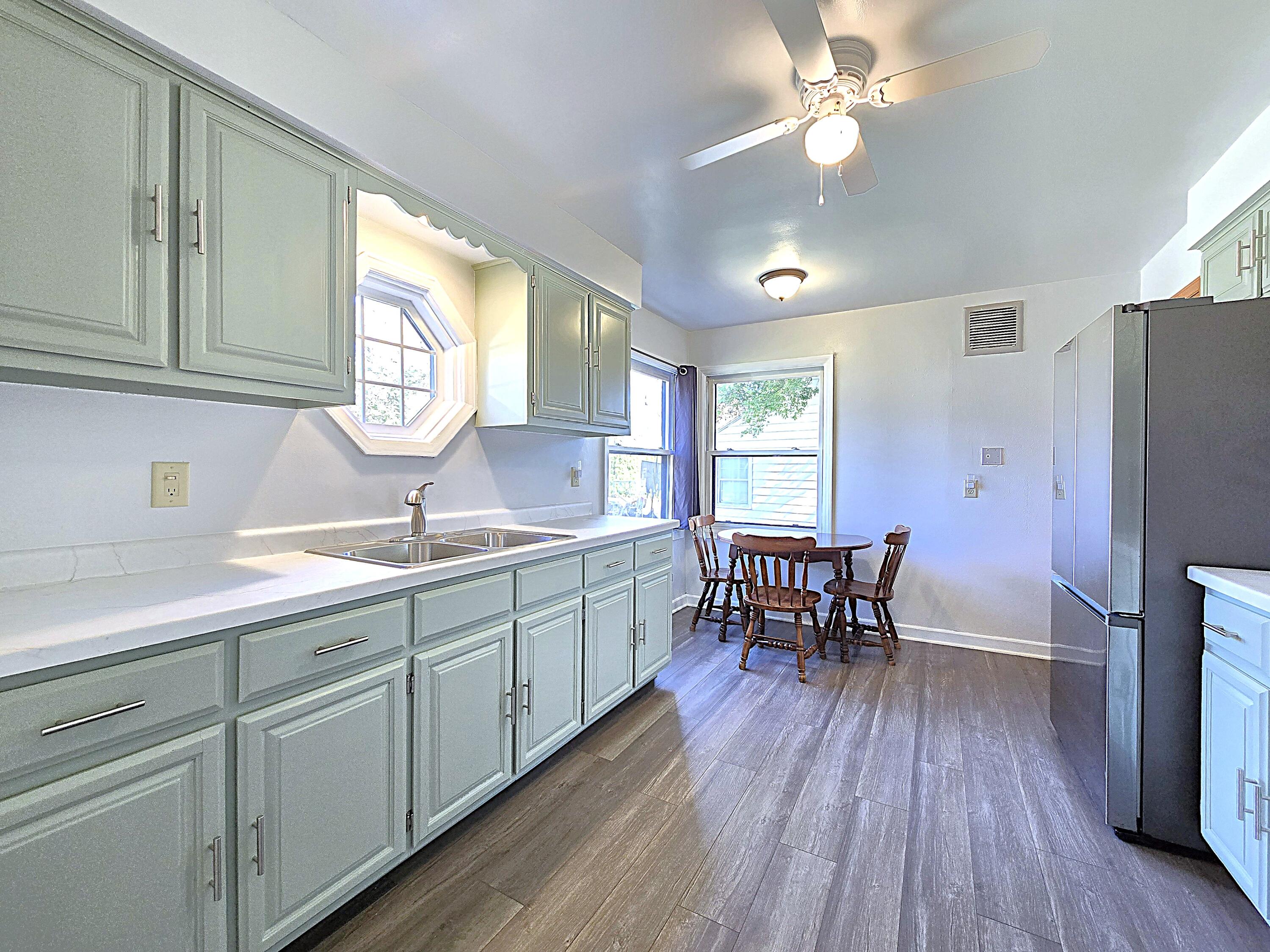 357 E Gauer Cir, Milwaukee, WI 53207 — photo 2