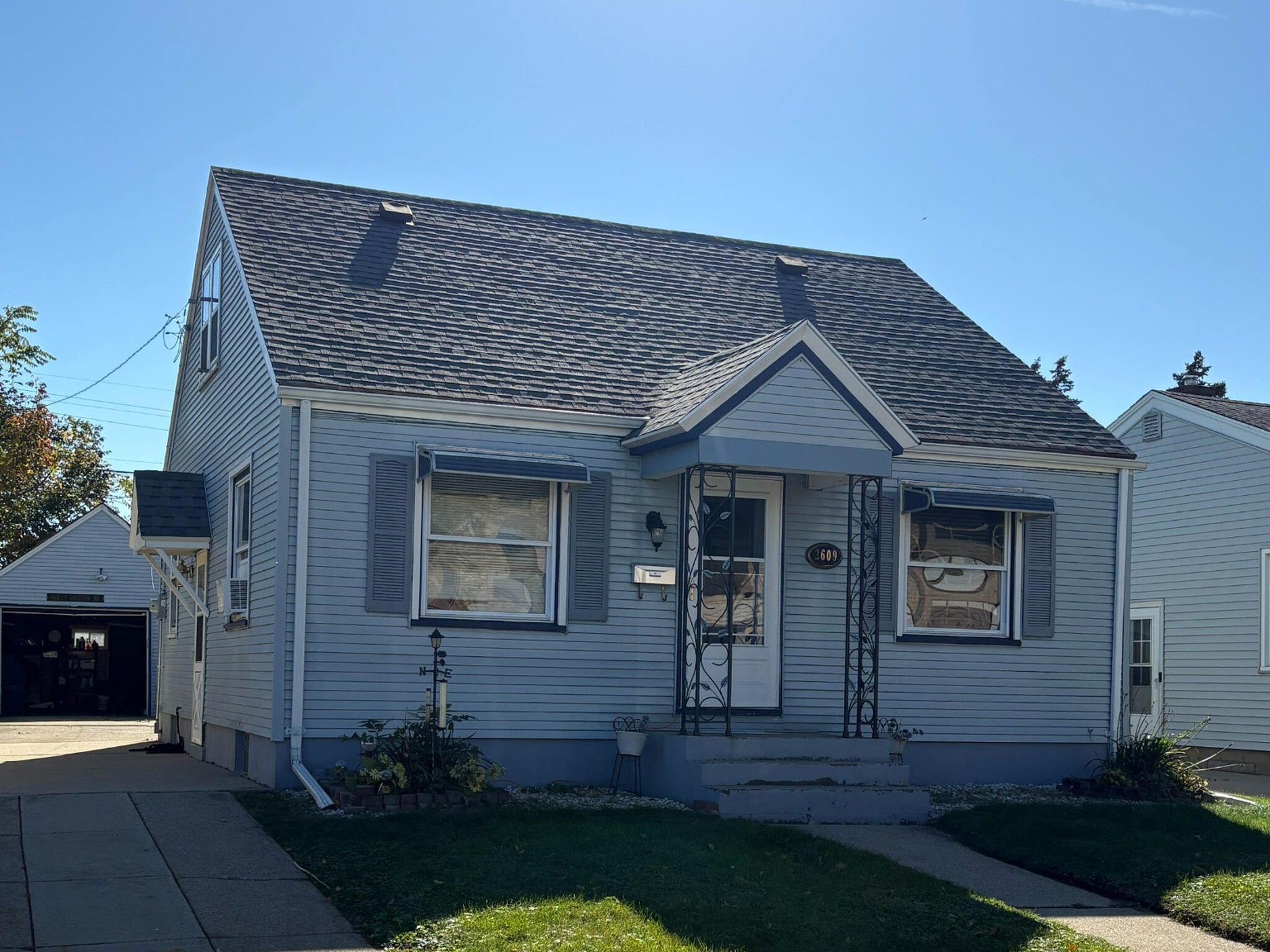 2609 Gillen St — photo