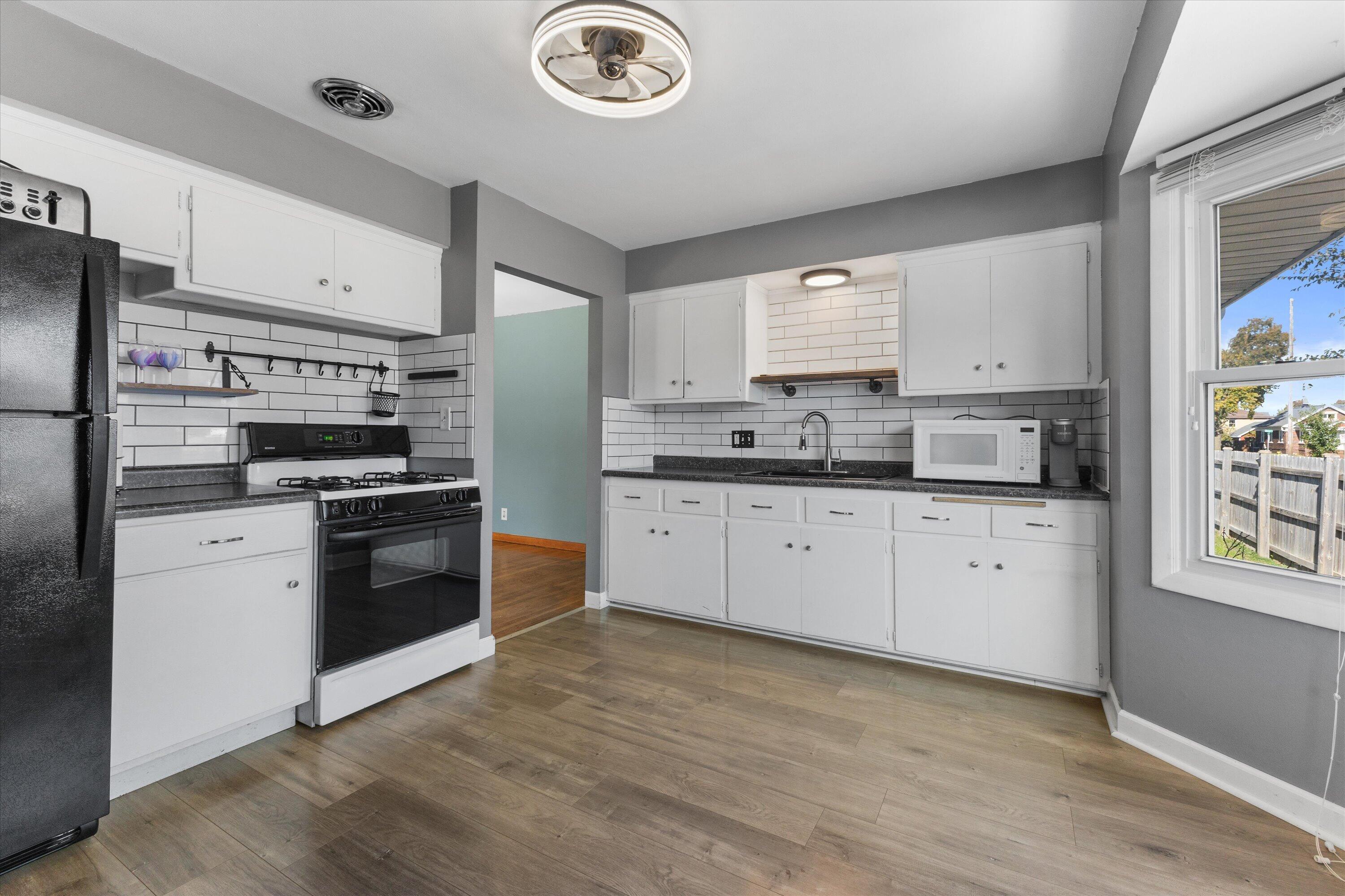 1400 Goold St, Racine, WI 53402 — photo 2