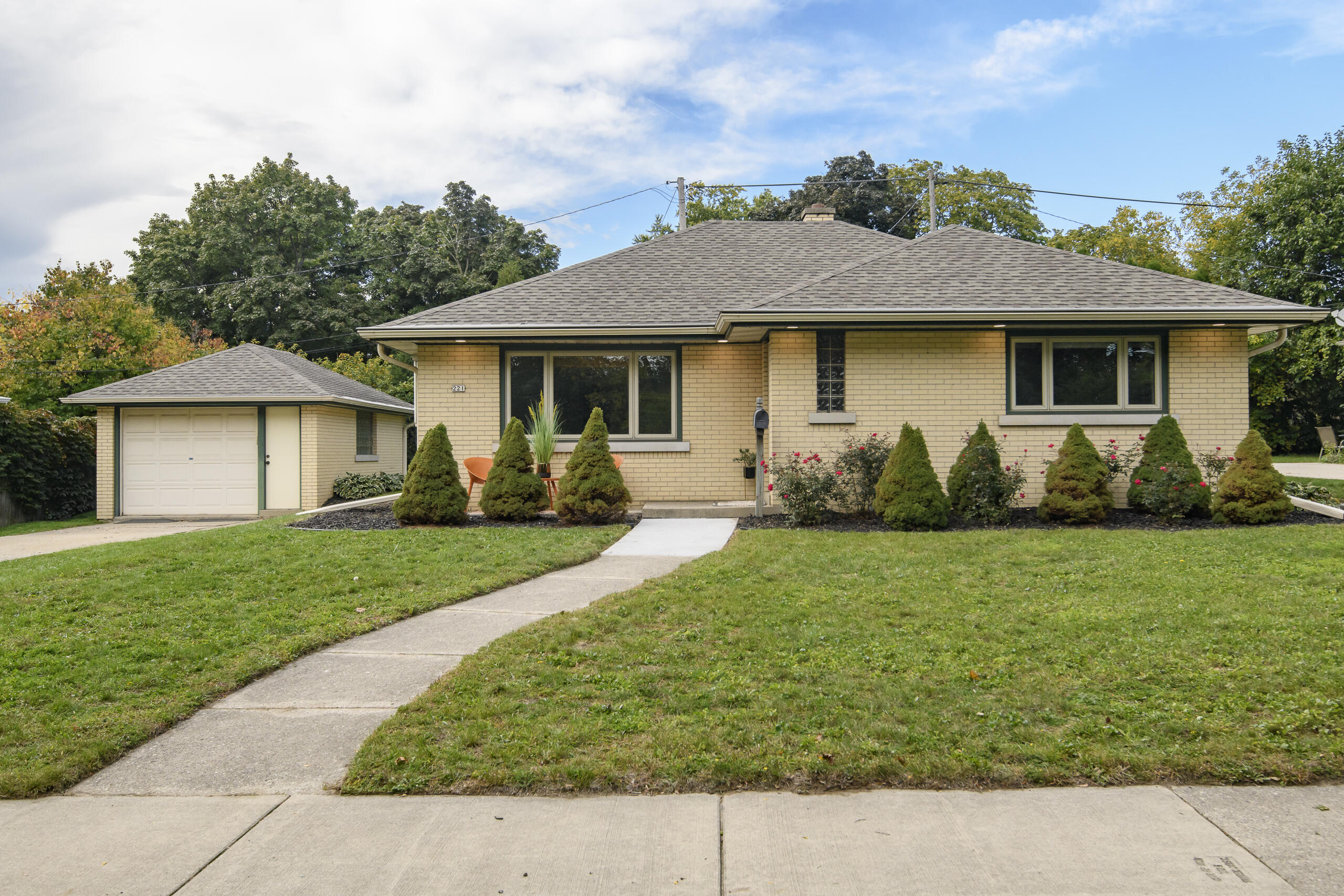 221 N Story Pkwy — photo