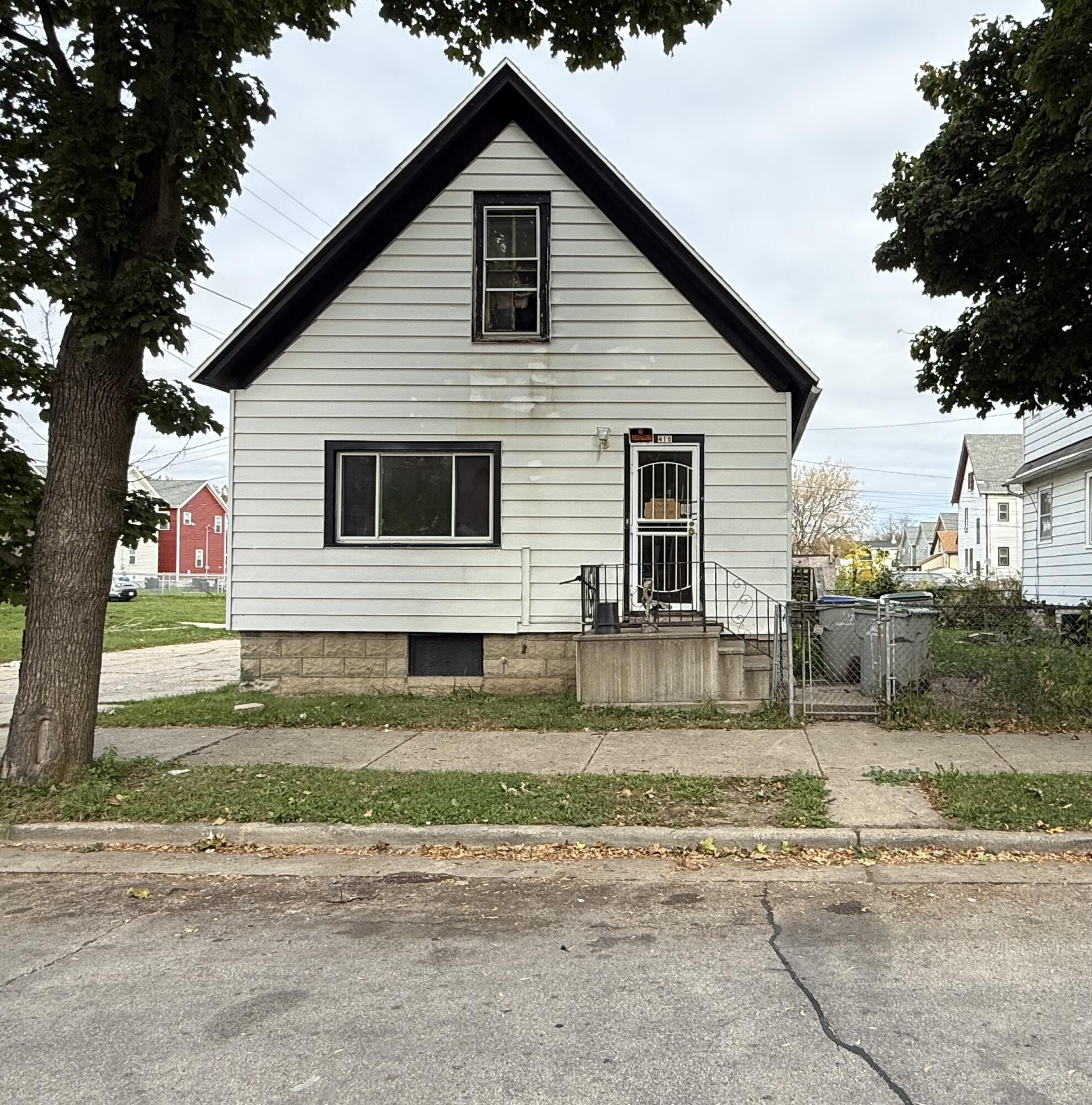 416 W Clarke St — photo