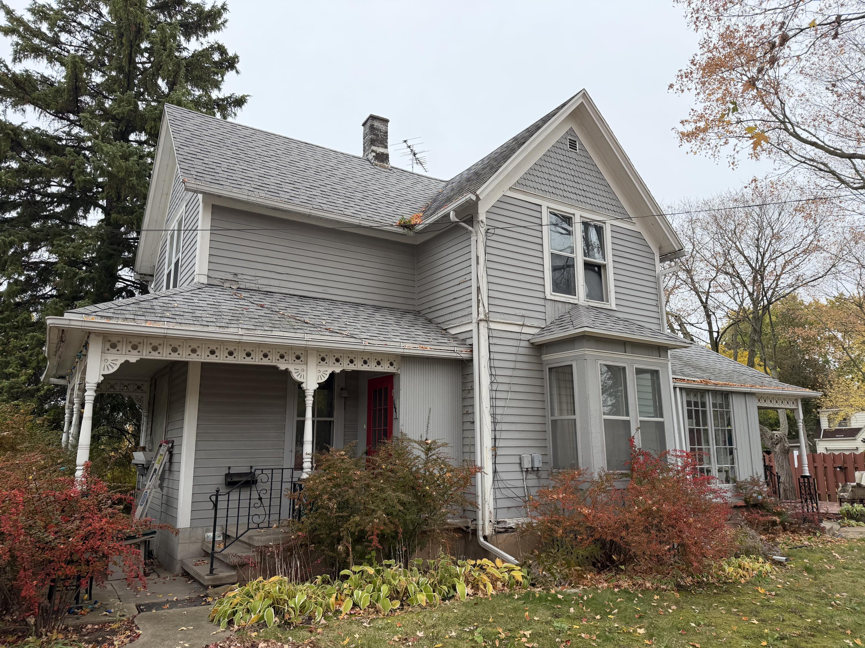 1441 W Prospect Ave — photo