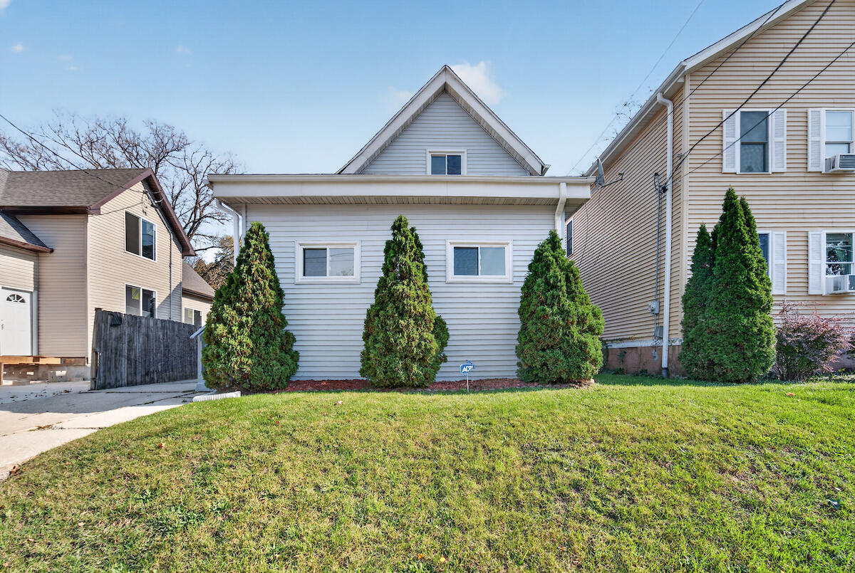 233 Howland Ave, Racine, WI 53404 — photo 3
