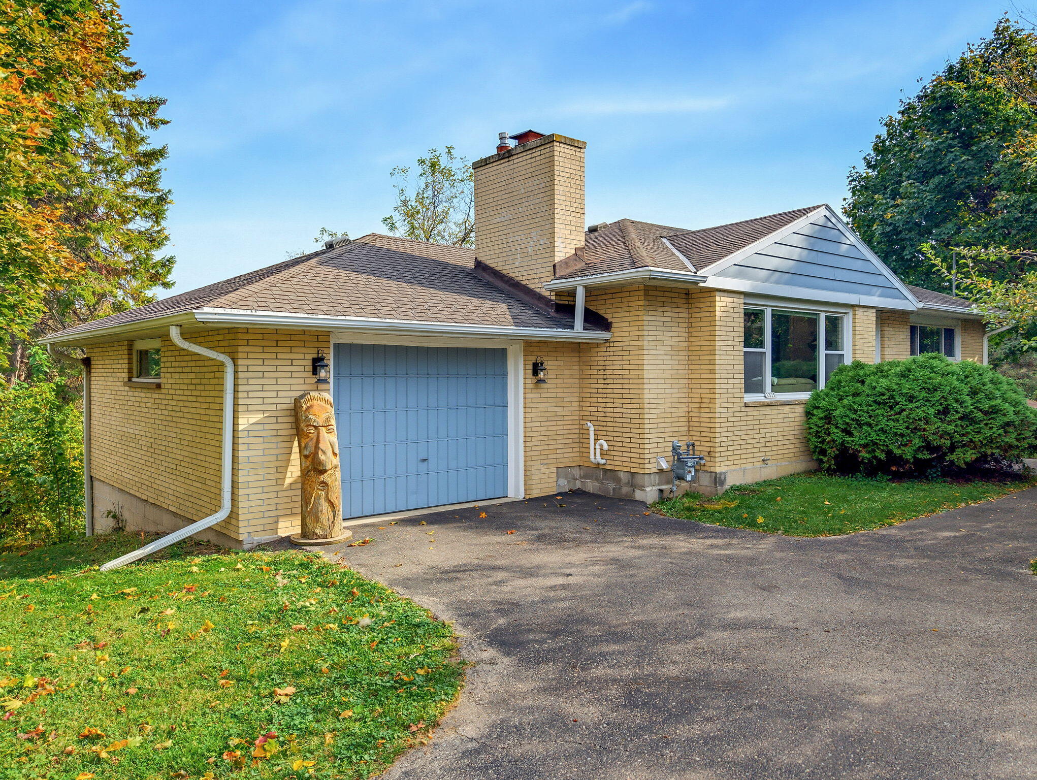 3325 S Green Bay Rd — photo