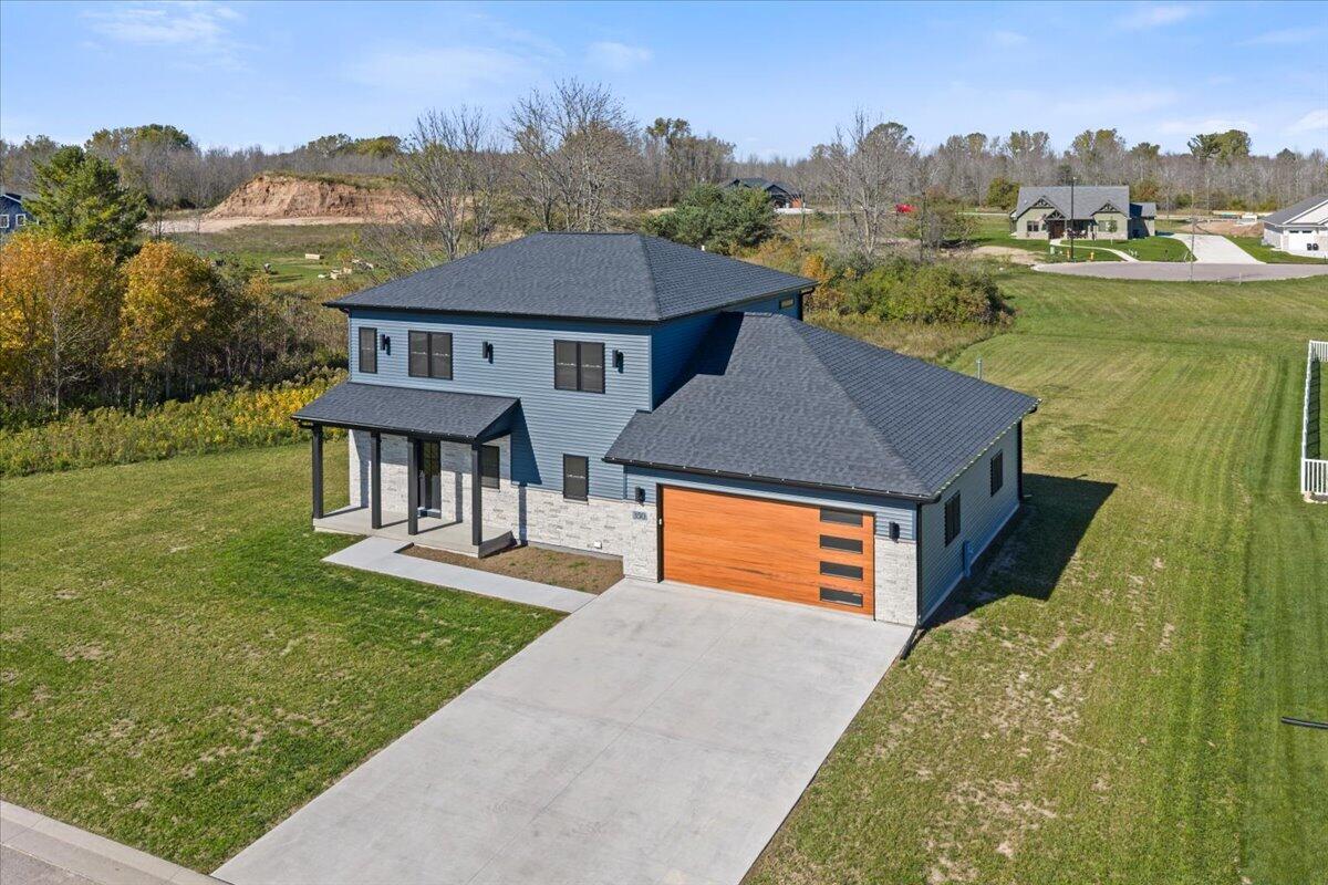 350 Lake Breeze Way — photo