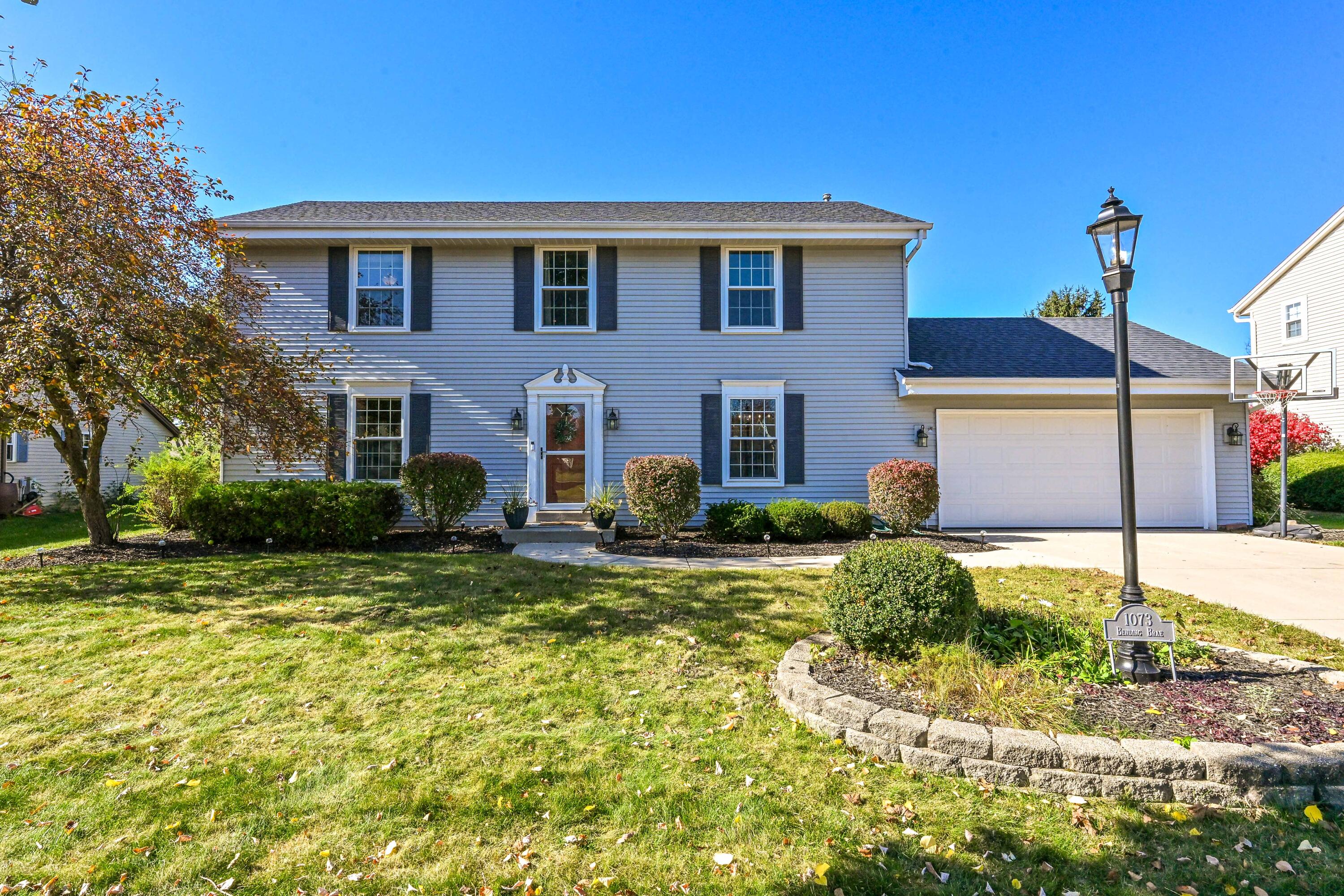 1073 Bending Brae Dr — photo