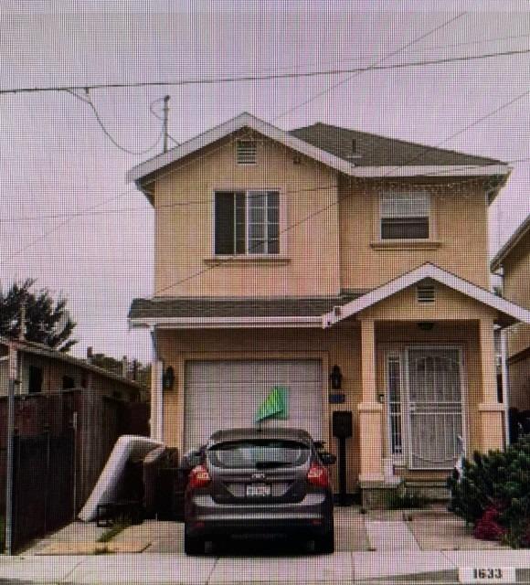1633 Fred Jackson Way — photo