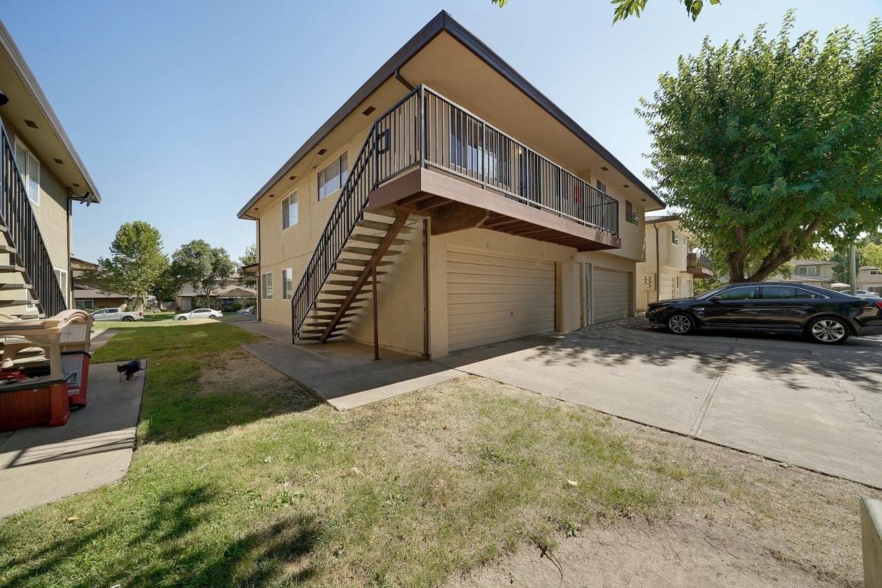 4616 Greenholme Drive 4 — photo