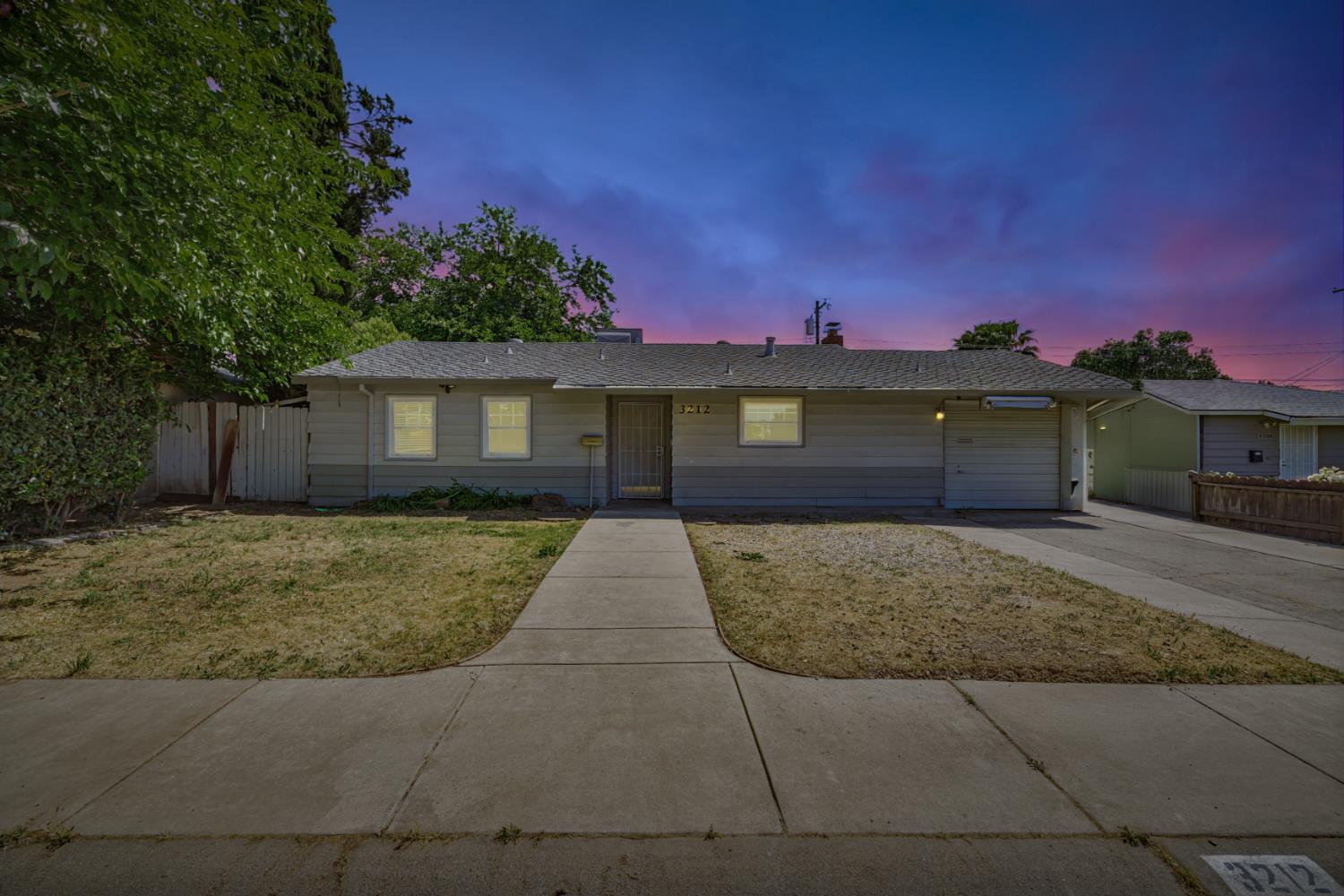 3212 Hurley Way — photo