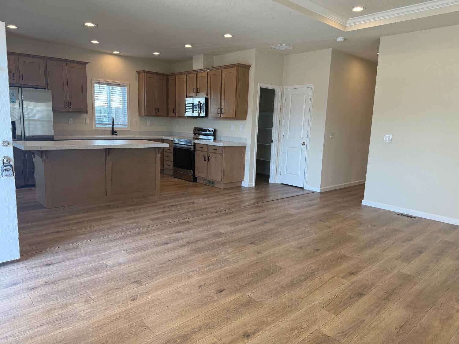 Home in Outside California, CA 97501 — photo 3