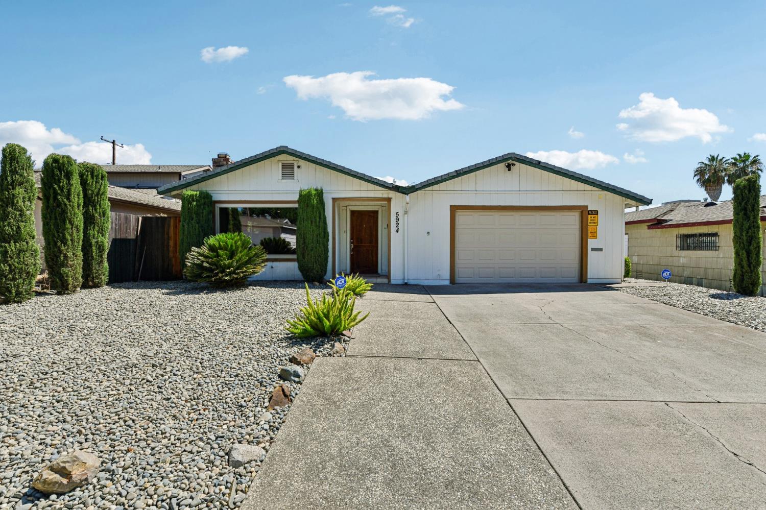 5924 Meghan Way — photo