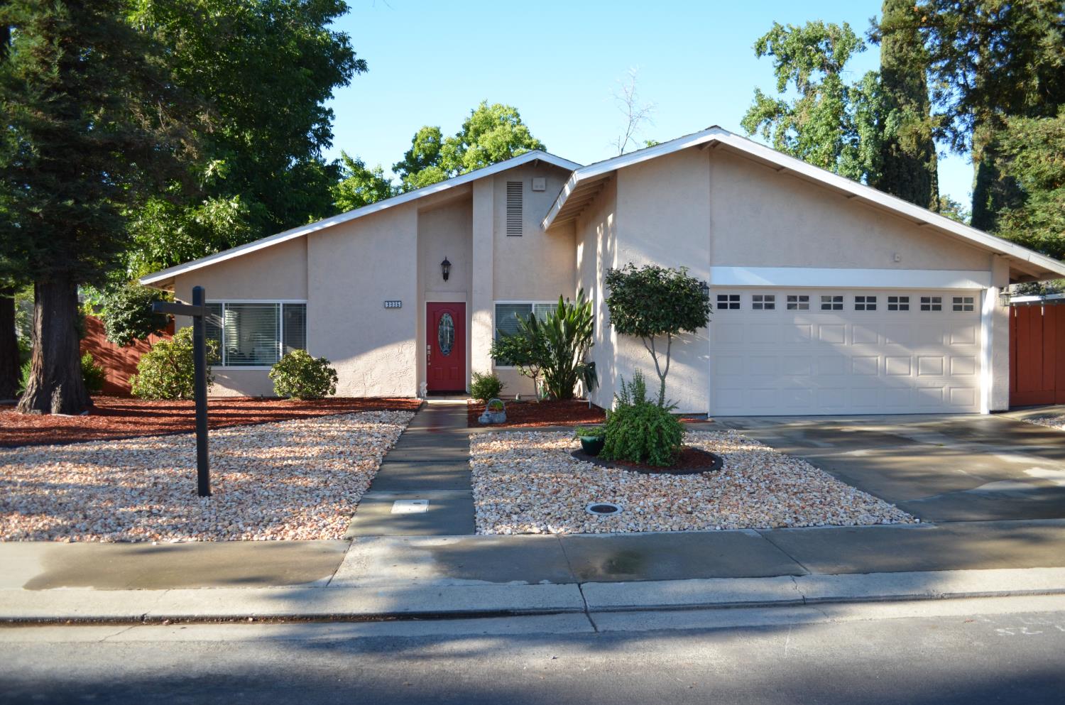 3336 Mesquite Way — photo