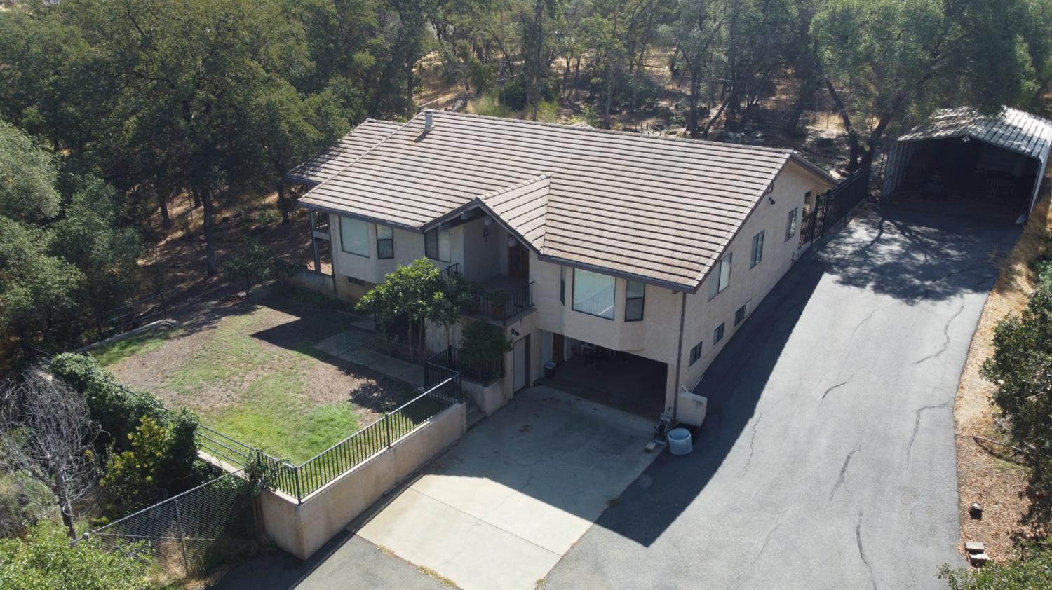 100 Country Oaks Drive — photo