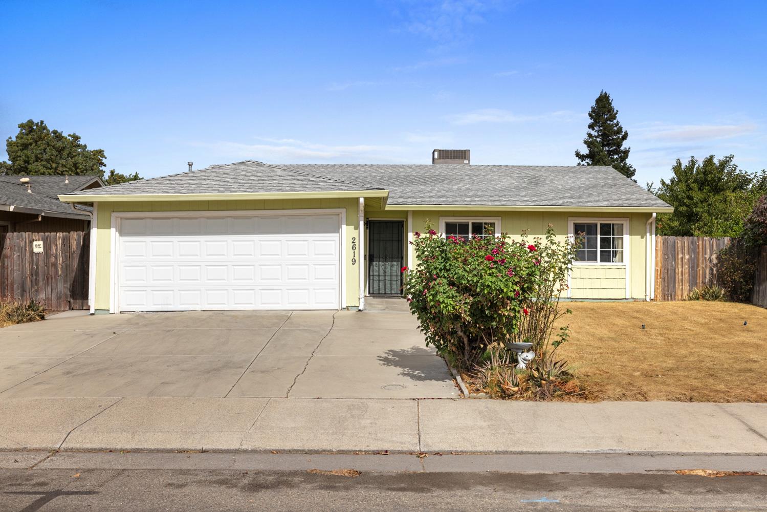 2619 Claridge Lane — photo