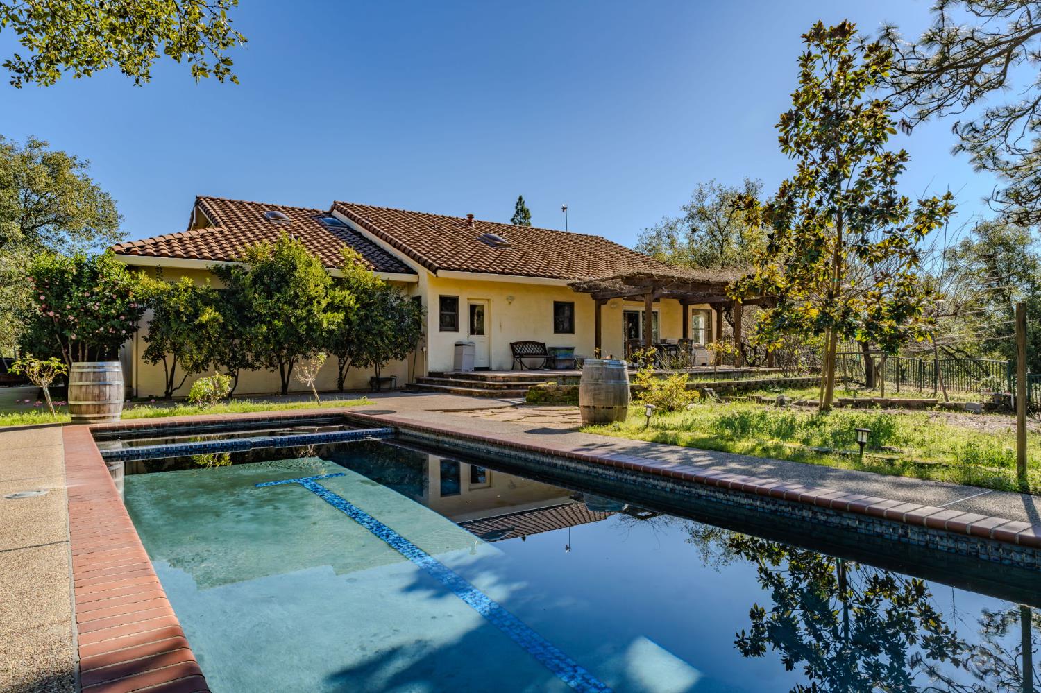 22707 Upton Road — photo