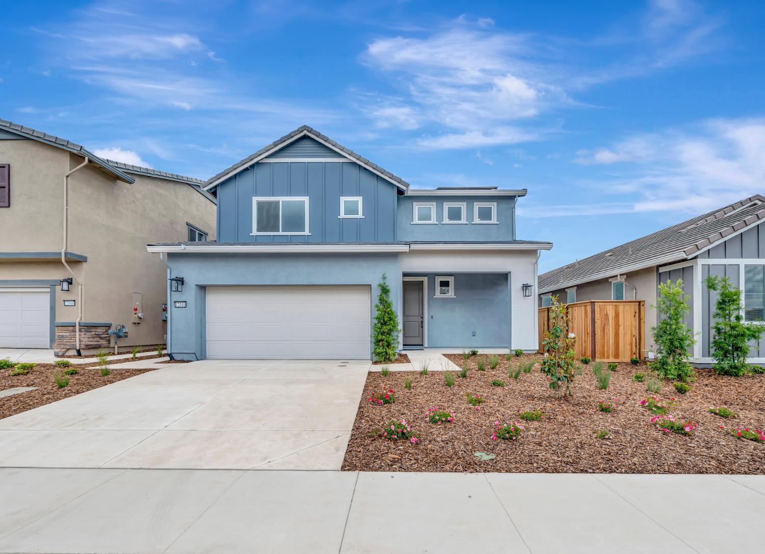 12046 Mircado Way — photo