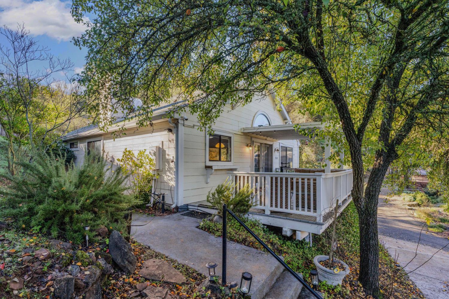 10610 Fleehart Street — photo