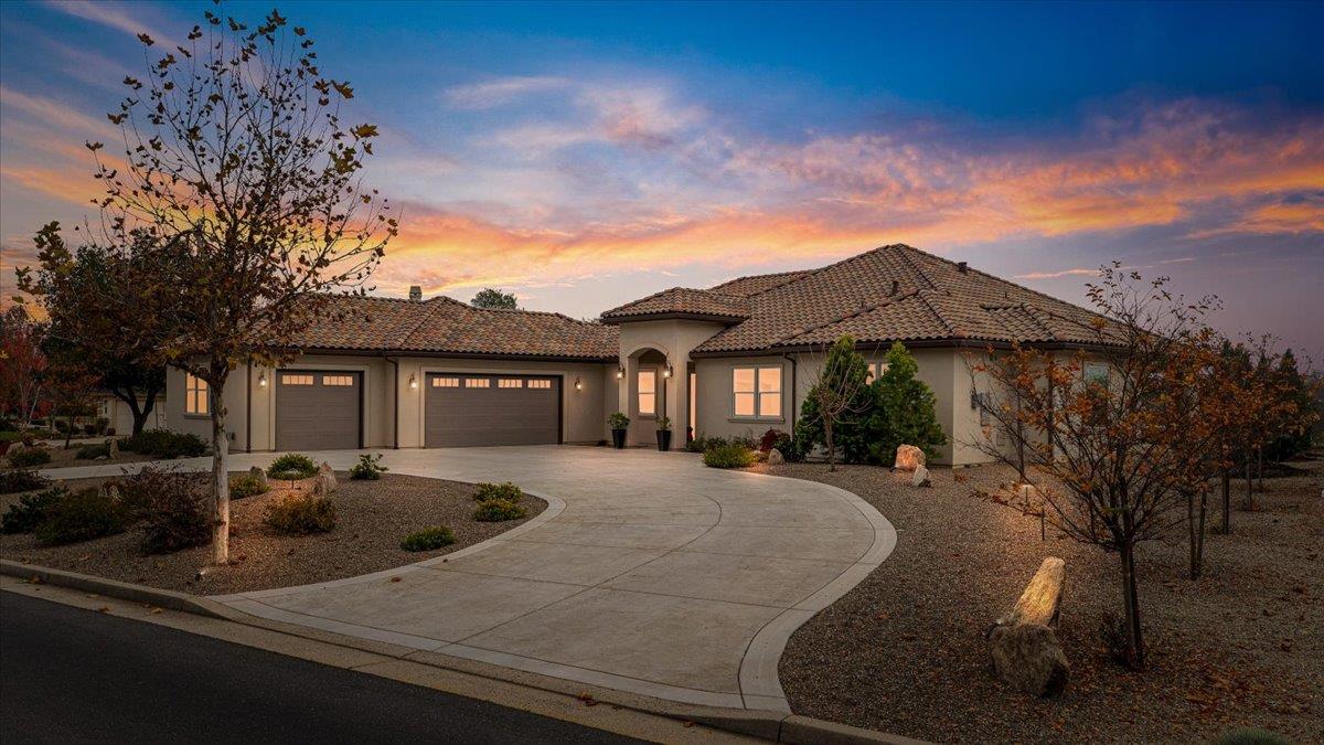 2252 Oak Creek Drive — photo