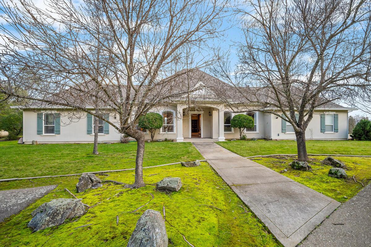 3815 Lakeview Drive — photo