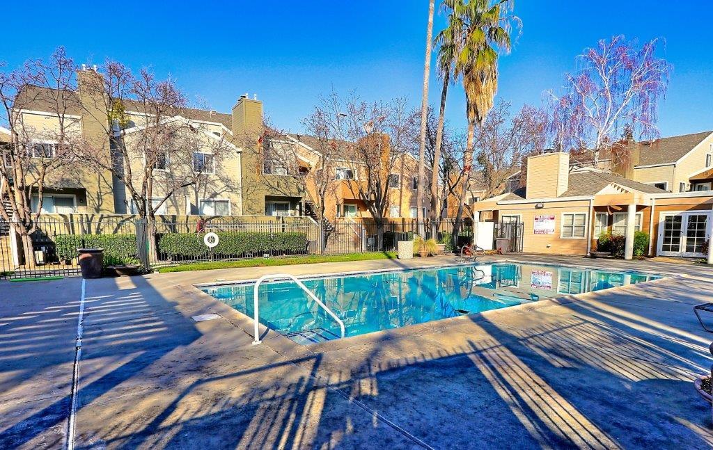 1019 Dornajo Way 104 — photo
