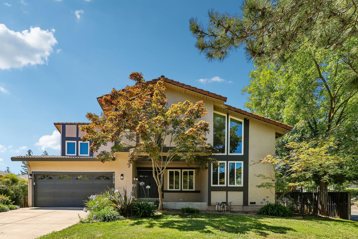 7818 Tamara Dr — photo