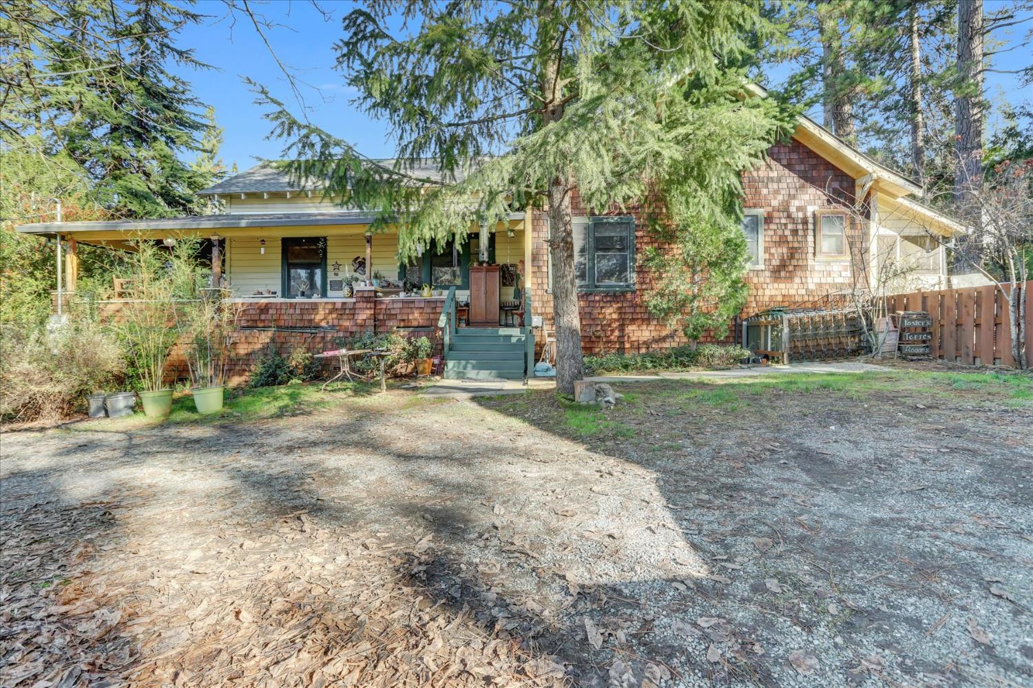 203 Race Street — photo