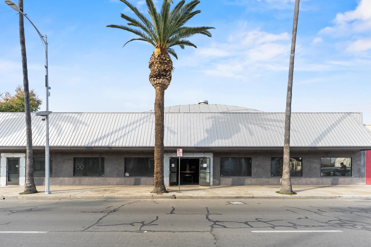 510 W Robertson Boulevard — photo