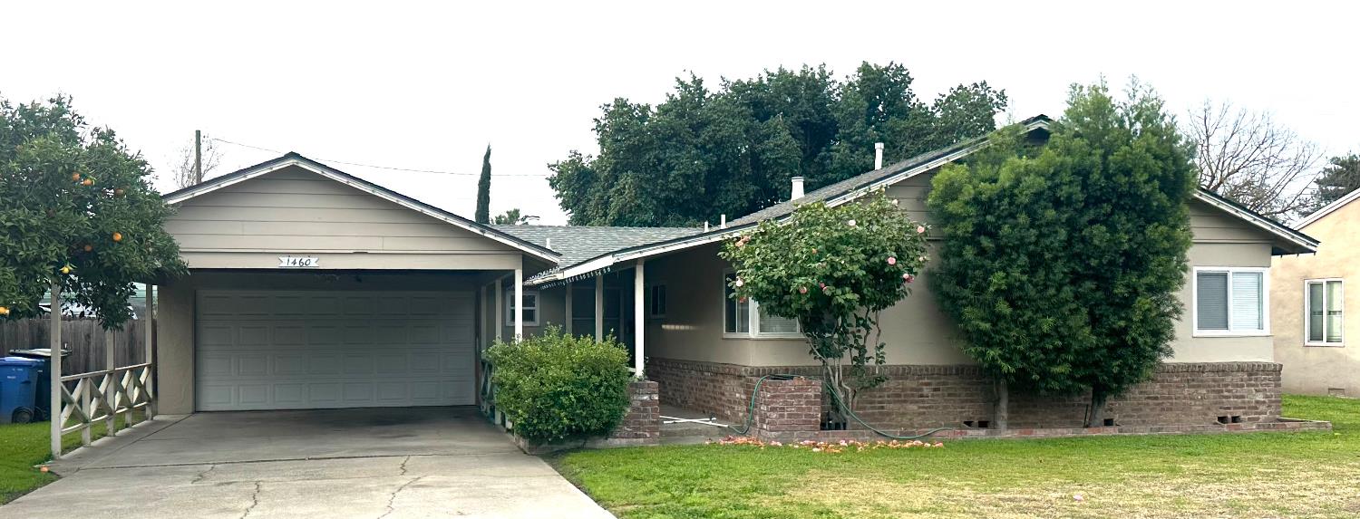 1460 E Hawkeye Ave — photo