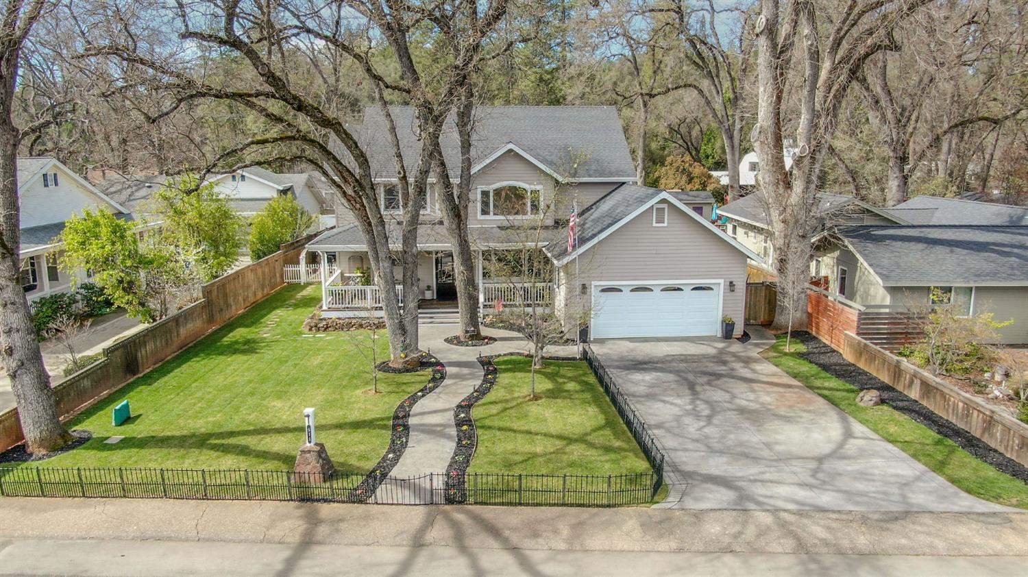 511 Surrey Lane — photo