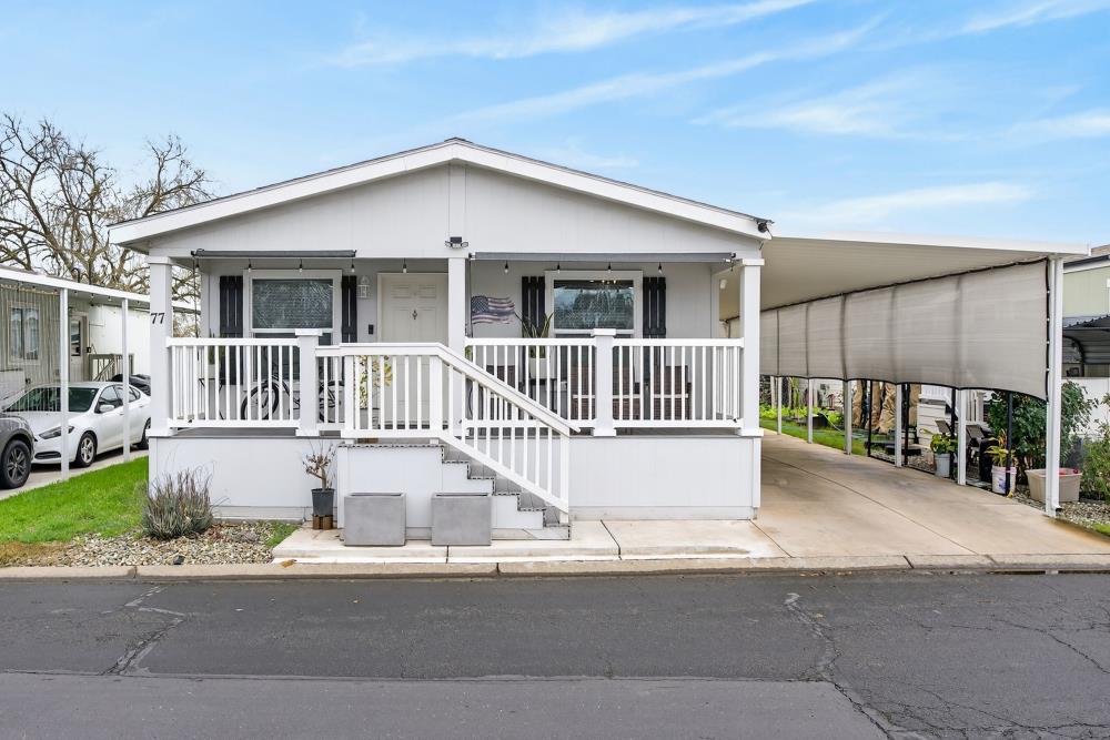 77 Village Green Dr — photo