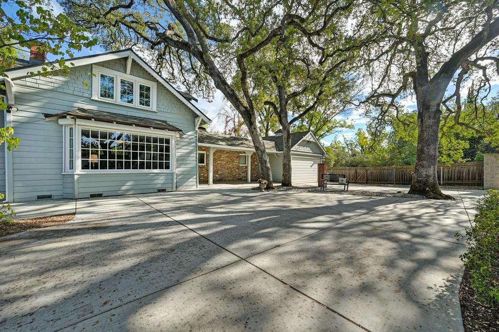 5424 Fair Oaks Blvd — photo