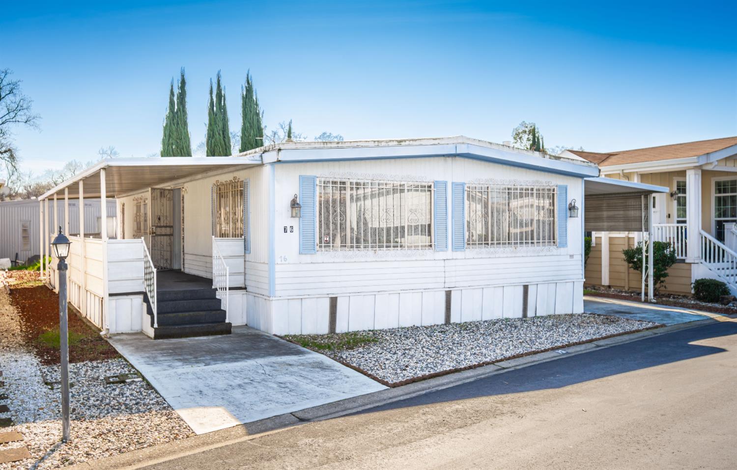6525 Sunrise Blvd 76 — photo