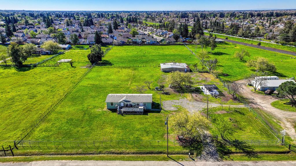 8610 Carlisle — photo