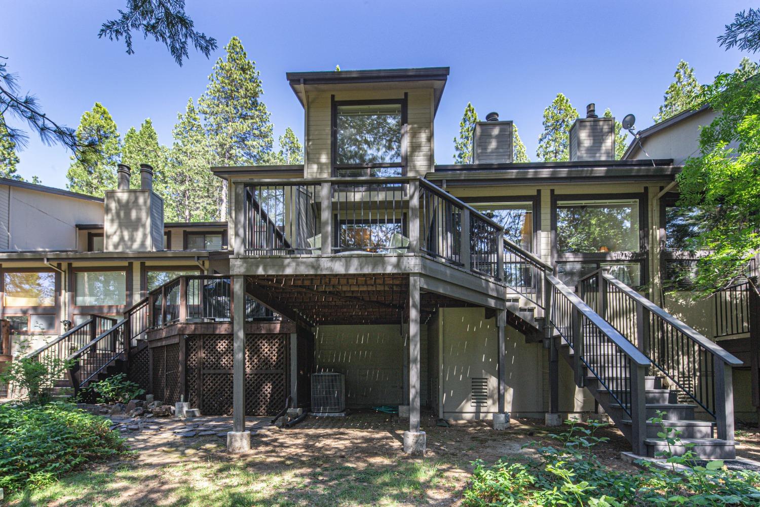 1140 Fairway Court — photo