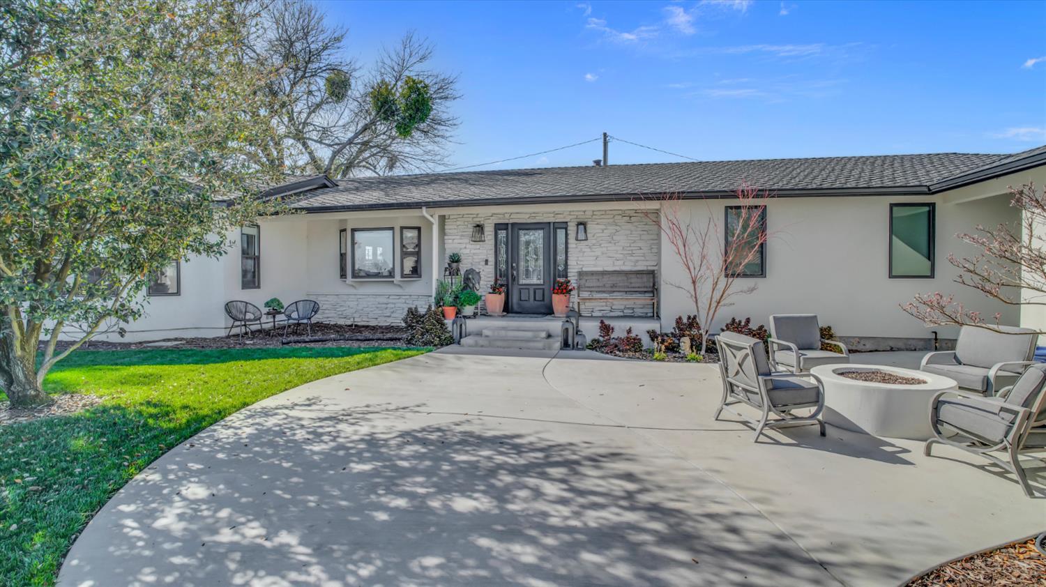 6613 Woodland Avenue — photo