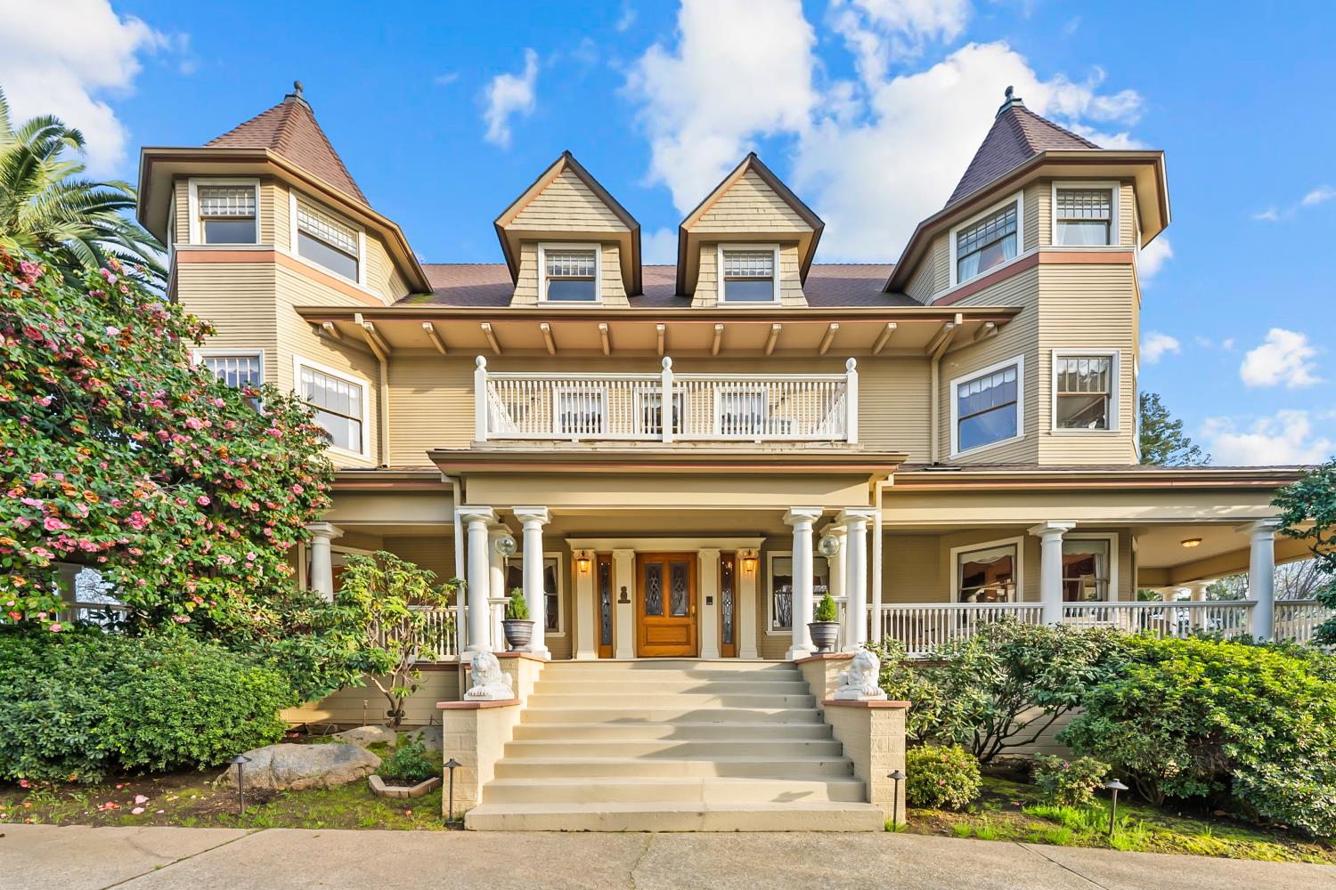 7257 Surette Lane — photo