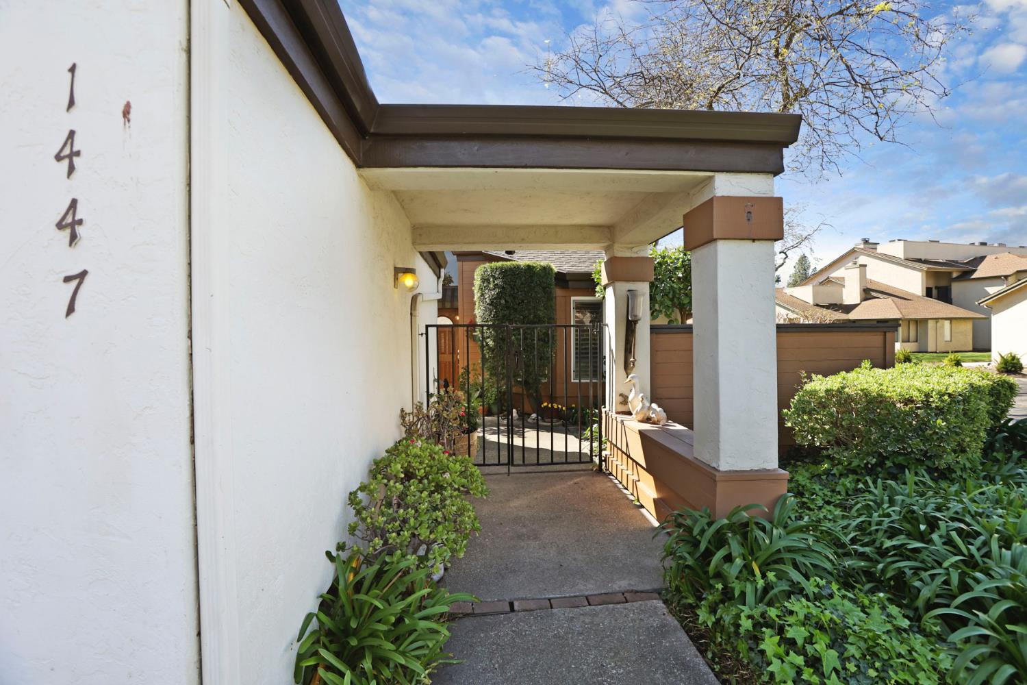 1447 W Swain Road — photo