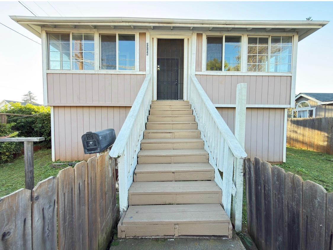 3284 Myers Street — photo