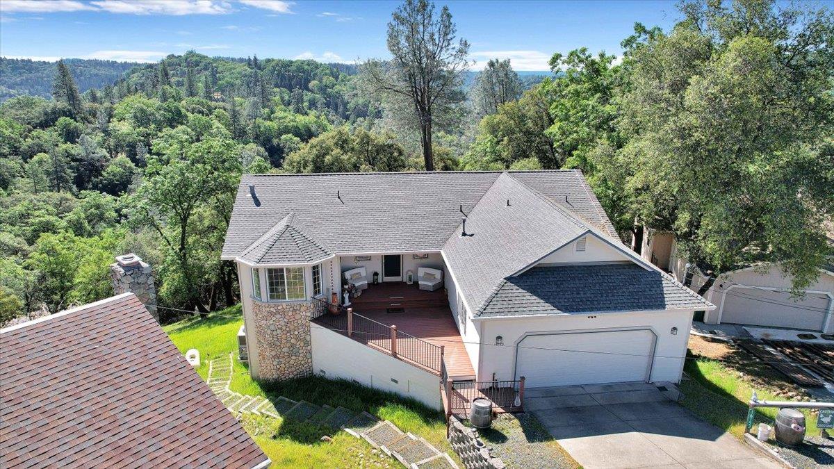 16153 Janet Way — photo