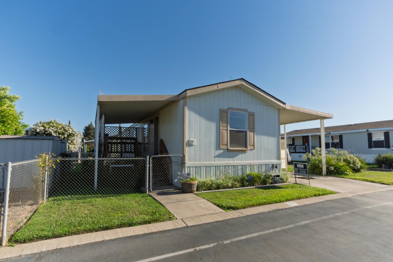6450 N Winton Way 67 — photo