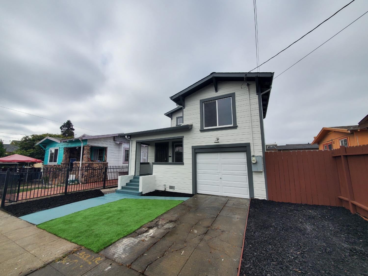 6859 Fresno Street — photo