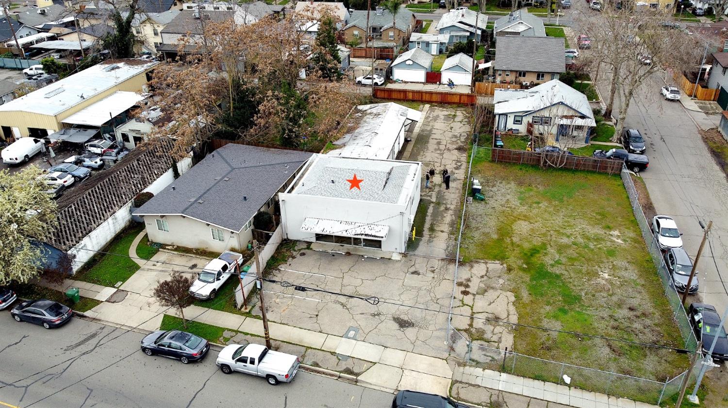 631 N Sacramento Street — photo