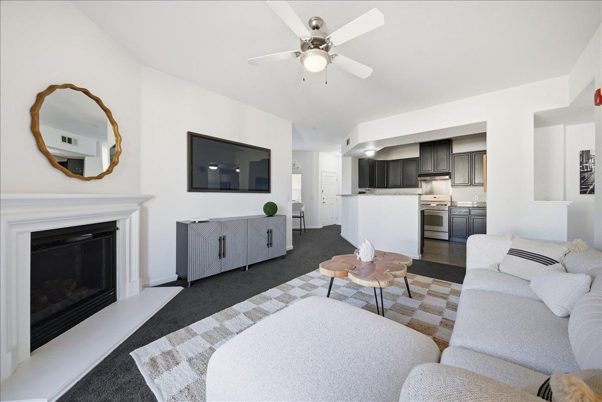 700 Moon Circle 733 — photo