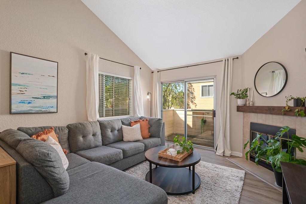 1019 Dornajo Way 210 — photo