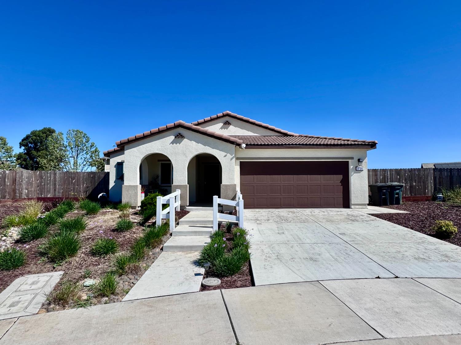 6106 Friendship Court — photo