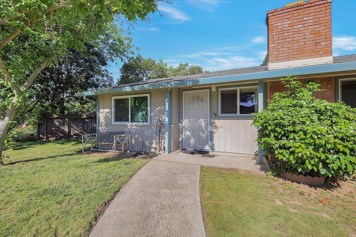 6809 Kermit Lane — photo