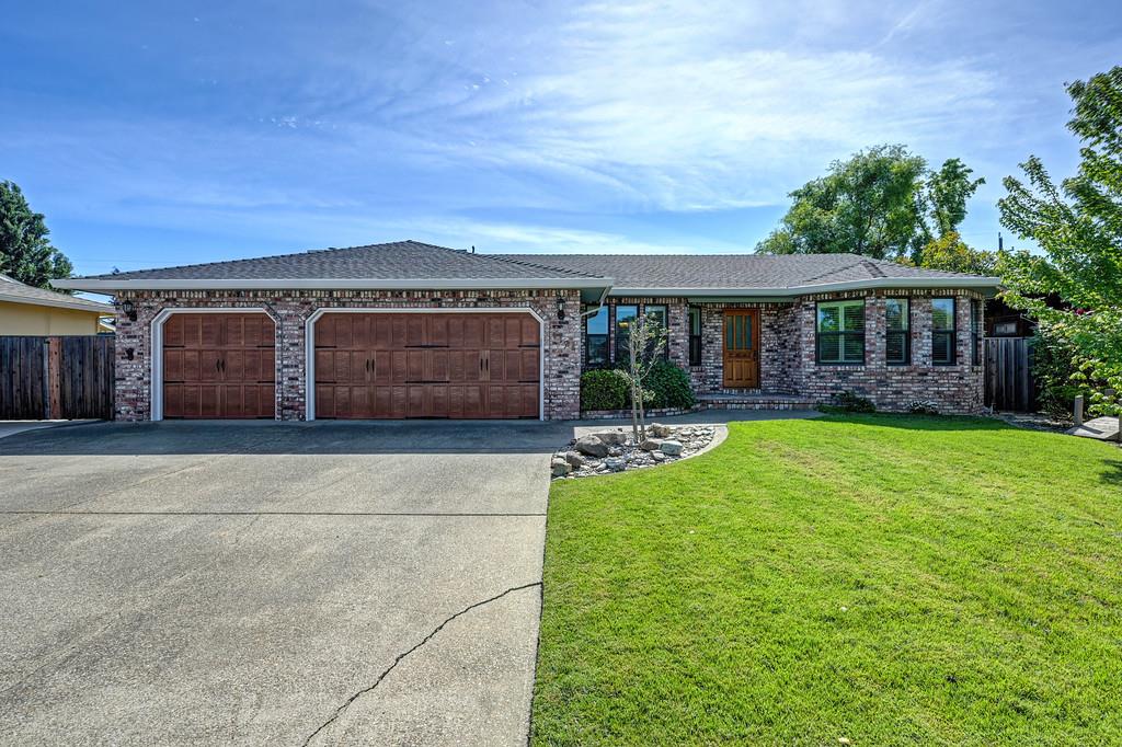 1124 Schauer Court — photo