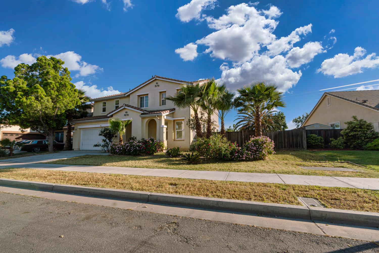 2325 S Creekside Drive — photo