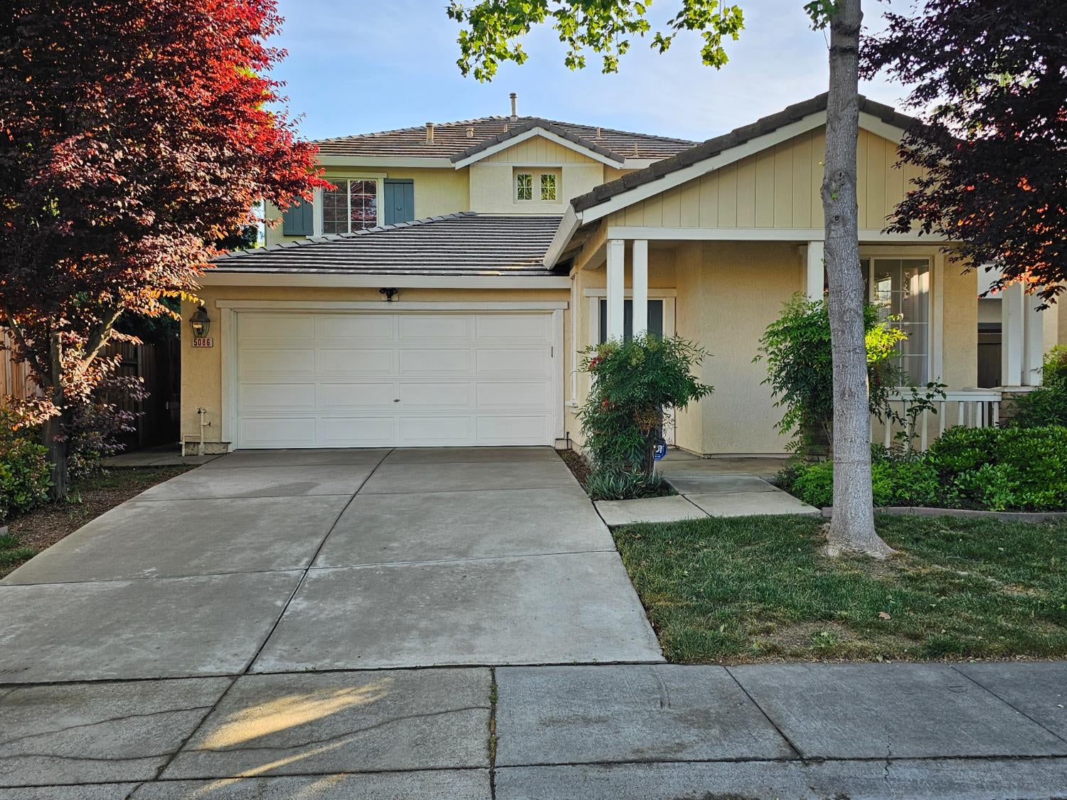 5086 Bissett Way — photo