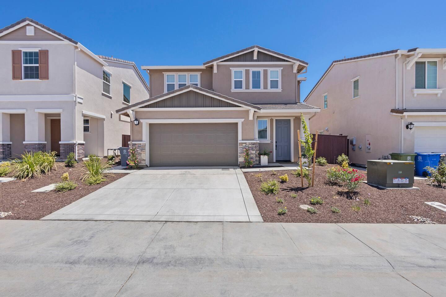 3266 Sidney Way — photo